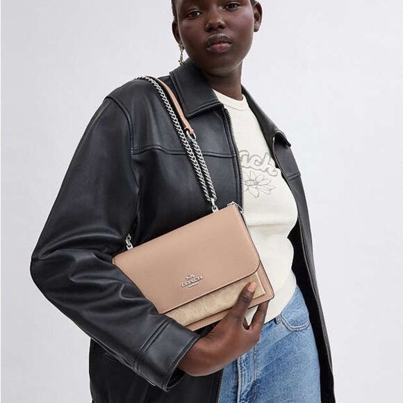 Coach Klare Crossbody Bag In Signature Canvas sand/taupe NWT in packaging - Picture 2 of 9